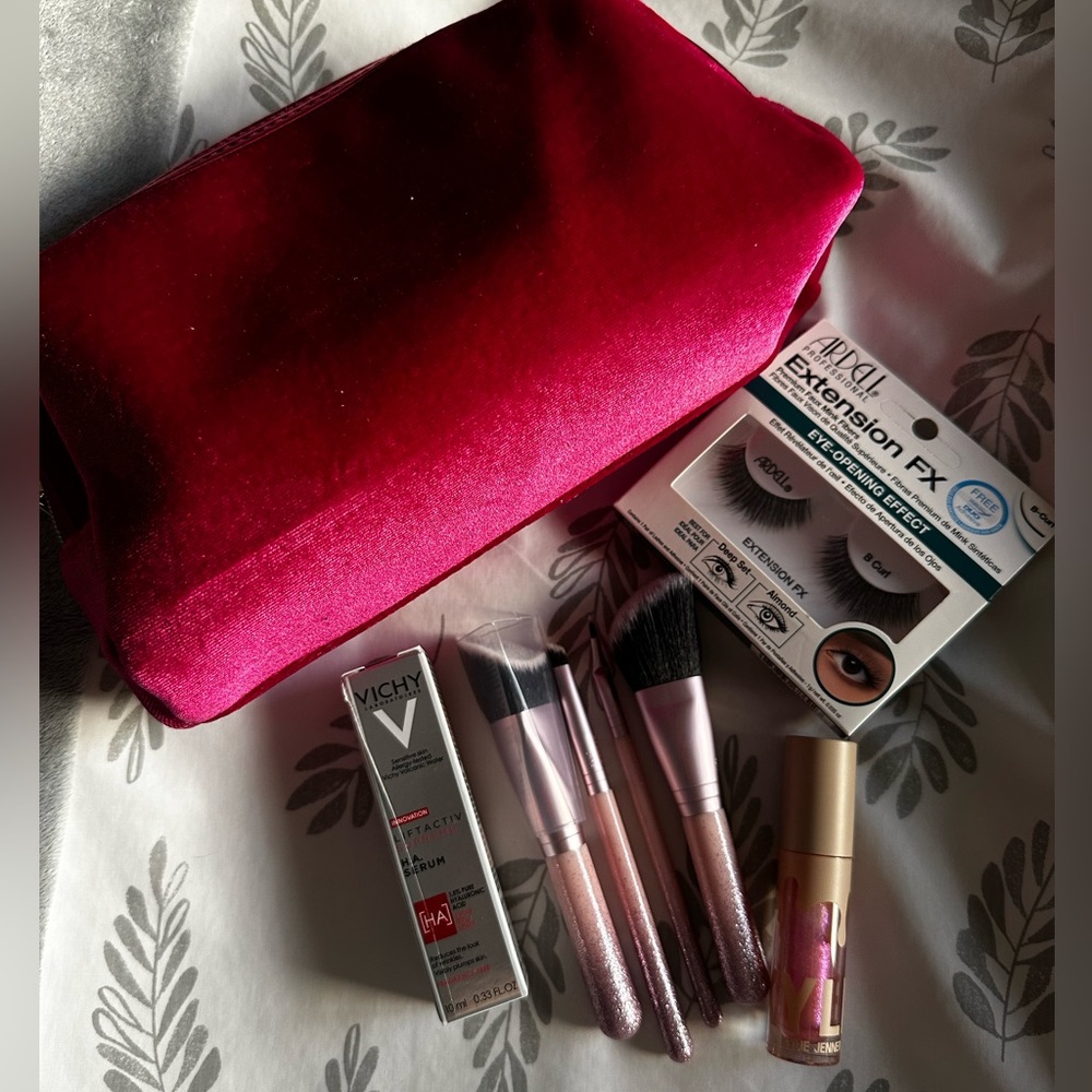 Makeup bundle